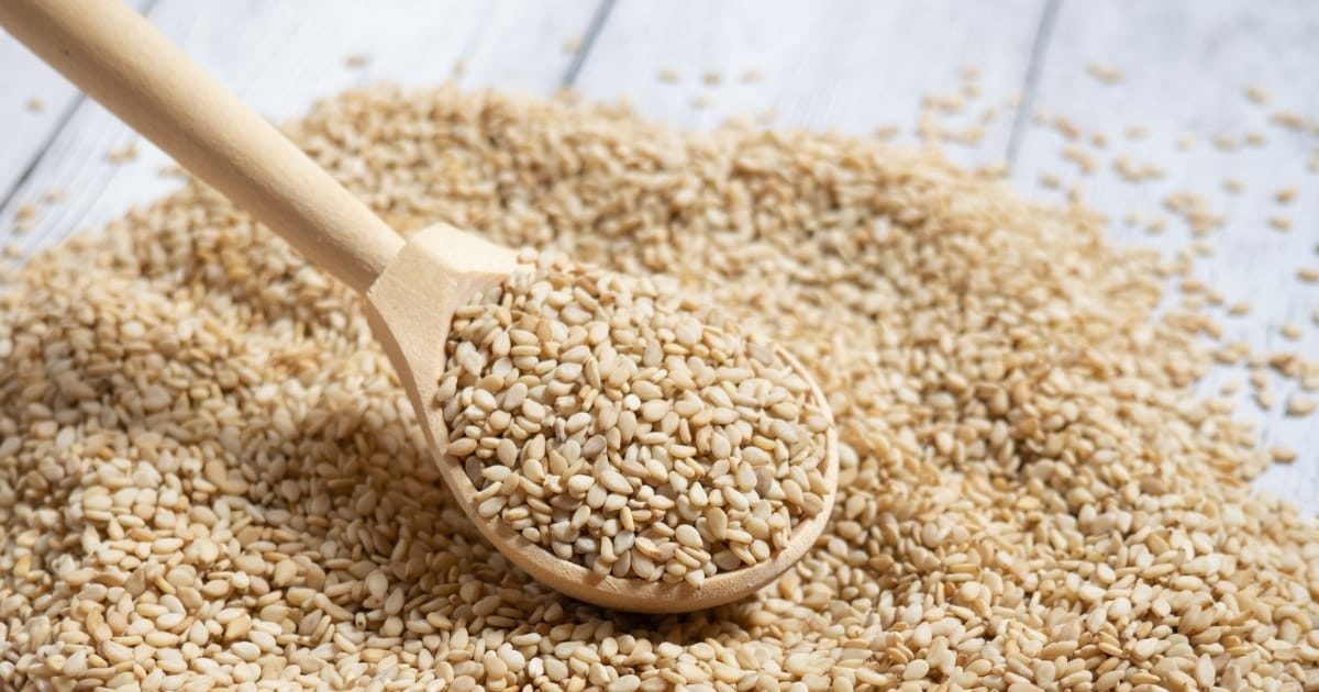 सफेद तिलों का सेवन हो सकता है आपके लिए फायदेमंद, जानिए कैसे know