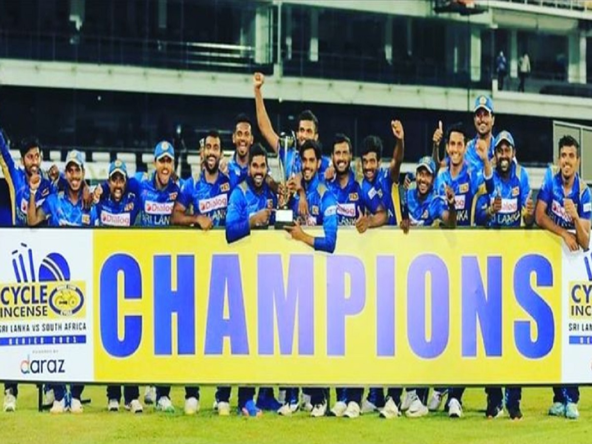  श्रीलंका को 2023 वनडे विश्व कप के लिए सीधे क्वालीफाई करने के लिए विश्व कप सुपर लीग में अपने बाकी बचे चार मैच जीतने होंगे. इसमें से एक मुकाबला उसे बुधवार को अफगानिस्तान के खिलाफ खेलना है. (Sri Lanka Cricket Twitter)