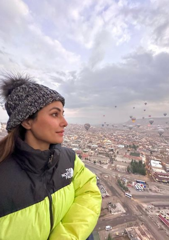 साथ ही हिना खान की खूबसूरती की खूब तारीफ की है. (फोटो साभार-Instagram@realhinakhan)