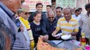 OMG: बाड़मेर में 17.50 किलो के बाहुबली समोसे इस शख्स ने मनाया अपना जन्मदिन