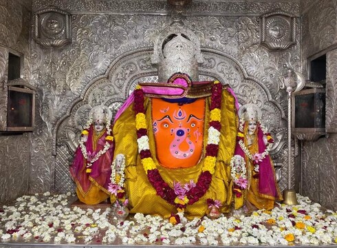 नववर्ष पर खजराना गणेश मंदिर में दर्शन की विशेष व्यवस्था की गई है