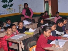 अमेठी के स्कूली बच्चों को ड्रेस, जूता- मोजा और स्टेशनरी का इंतजार! पढ़ें खबर