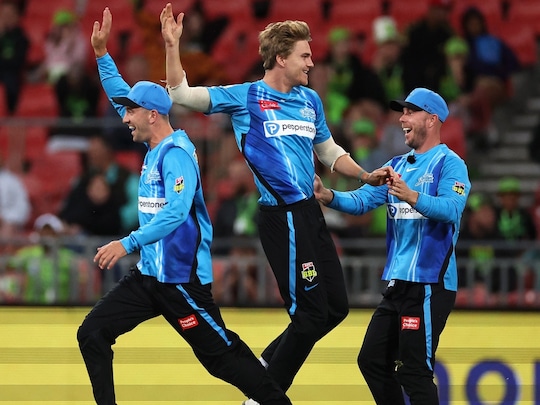 एडिलेड स्ट्राइकर्स के आगे सिडनी थंडर्स की पूरी टीम 15 रन पर सिमट गई-Twitter page Adelaide Strikers