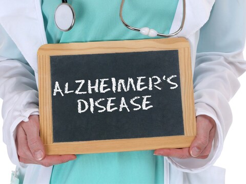 अल्जाइमर दिमाग की कोशिकाओं के कनेक्शंस को कमजोर करता है. (सांकेतिक फोटो: रॉयटर्स)