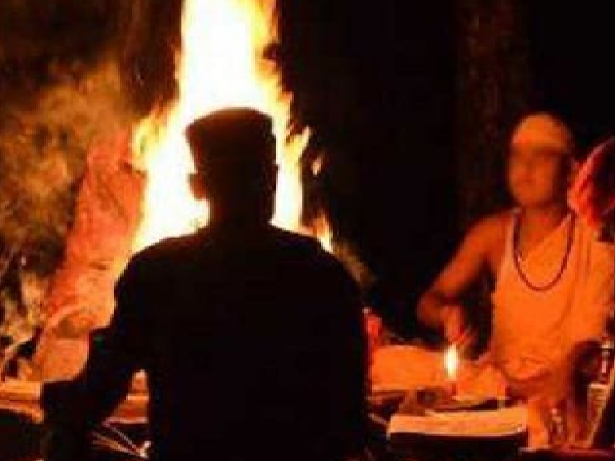 झाड़ फूंक के नाम पर एक युवती के साथ रेप करने की कोशिश की. (News18 Hindi)