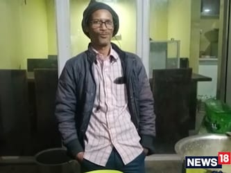  दूसरी शादीशुदा महिला या पुरुषों को कोई डिस्काउंट भी मिलता है. इस बात पर रंजीत गुप्ता ने बताया कि कस्टमर आते हैं तब पता नहीं चलता कि इनकी दूसरी शादी है या नहीं. लेकिन, जब पता चलता है तो डिस्काउंट जरूर देते हैं. नाम का लाभ यह है कि रेस्टोरेंट का नाम सुनकर लोग एक बार रुकते जरूर हैं. (News18 Hindi)