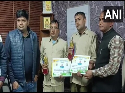 हरियाणा रोडवेज के पानीपत डिपो के महाप्रबंधक कुलदीप जांगड़ा ने कहा कि ड्राइवर और कंडक्टर ने मानवता की मिसाल पेश की.  (ANI)