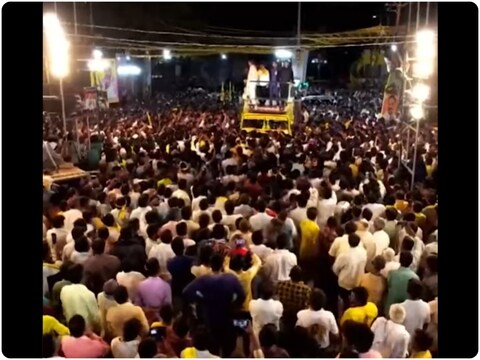 तेदेपा प्रमुख चंद्रबाबू नायडू के रोड शो में उमड़ी भीड़.
