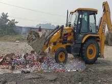सारण, सीवान और बेगूसराय में 70 से अधिक मौत,अब इस जिले में जब्त शराब पर चली JCB