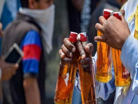 Bihar News: बिहार में NIT से बीटेक पास इंजीनियर शराब की तस्करी कर रहा था. (सांकेतिक तस्वीर)