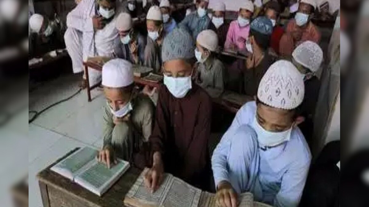 यूपी के मदरसा में तिरंगा की जगह हरे रंग का ‘इस्लामिक झंडा’ फहराया केस दर्ज