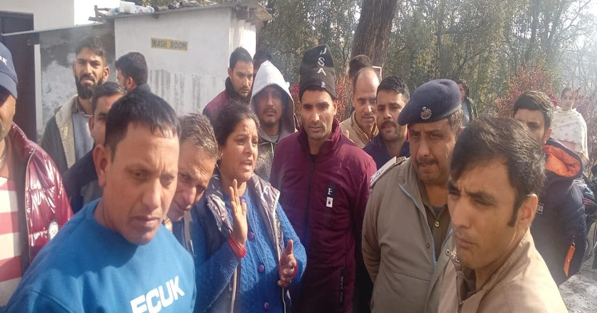 हिमाचलः JBT छात्रा की ‘छत से गिरने’ से मौत, पिता बोले- साथी किरायेदार से करती थी बात, उसी से तंग होकर दी जान
