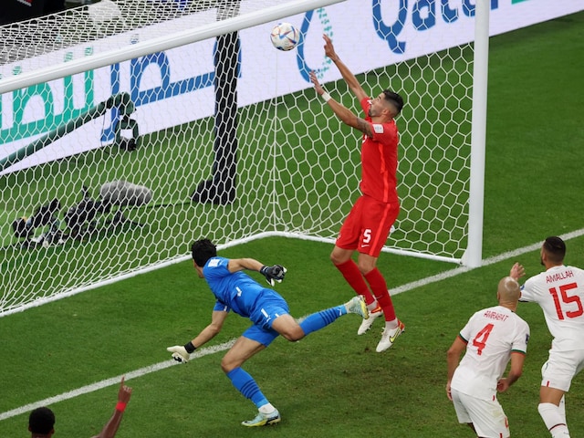 FIFA 2022: मोरक्को 36 साल बाद प्रीक्वार्टर फाइनल में, कनाडा को हरा बनाई जगह FIFA 2022: मोरक्को 36 साल बाद प्रीक्वार्टर फाइनल में, कनाडा को हरा बनाई जगह
