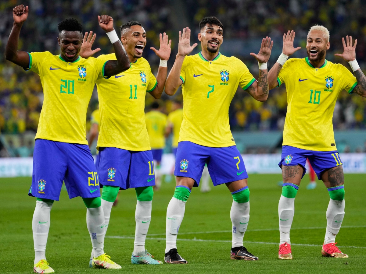 ब्राजील ने साउथ कोरिया को हराकर फीफा विश्व कप के क्वार्टर फाइनल में जगह बना ली है. (AP)  