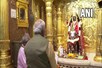 गुजरात चुनाव: अहमदाबाद में मां भद्रकाली मंदिर पहुंचे पीएम नरेंद्र मोदी