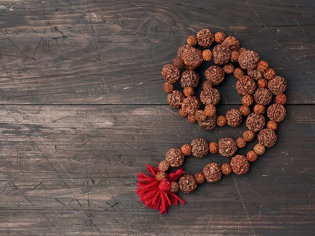 आर्थिक परेशानी दूर करे पंचमुखी रुद्राक्ष, जीवन में मिलती है अपार सफलता