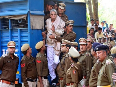 सतलोक आश्रम के संचालक रामपाल दास को 16 साल बाद बरी कर दिया गया.