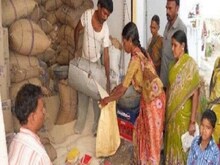मुफ्त राशन देने में डीलर करे आनाकानी, तो बस इस नंबर पर घुमा दें फोन