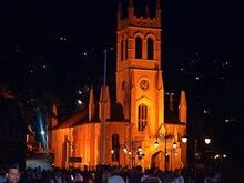 Christmas: बर्फबारी की उम्मीद के बीच टूरिस्ट से पैक हुआ शिमला, सड़कों पर जाम