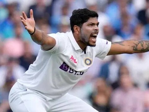 उमेश यादव ने यासिर अली को किया बोल्ड. (AP)