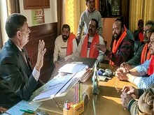 निजी स्कूल की धमकीः ‘तिलक लगा आए स्कूल तो तेजाब से साफ करेंगे-चोटी काट देंगे’