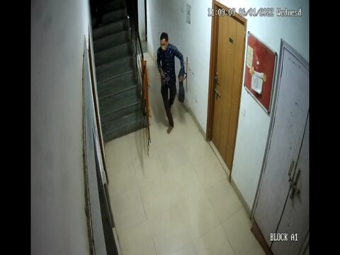 मध्य प्रदेश की भोपाल पुलिस के हत्थे चढ़ा शातिर चोर गैंग सीसीटीवी कैमरे में