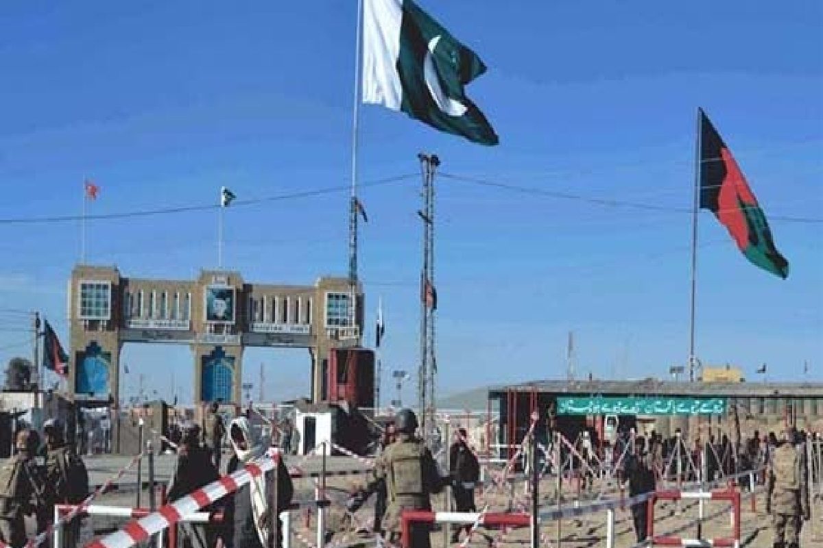 पाकिस्तान के बलूचिस्तान में अफगान बलों ने की गोलीबारी, कम से कम 6 लोगों की मौत - afghanistan balochistan firing six people killed and injured – News18 हिंदी