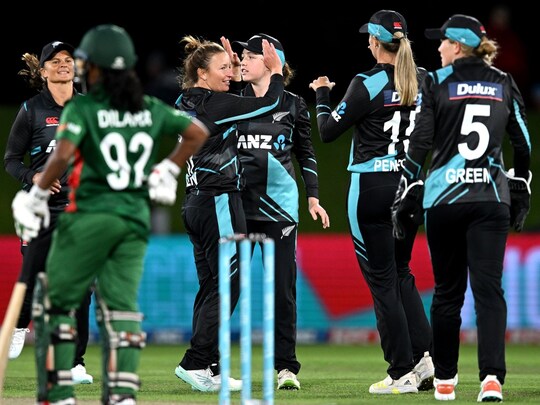 न्यूजीलैंड की महिला टीम ने बांग्लादेश को पहले टी20 में 132 रन से  हराया- twitter Page ICC