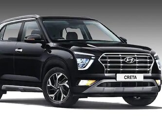  Creta: ह्युंडई की एसयूवी क्रेडा को हाल ही में कंपन ने अपग्रेड किया है. अब कार नए इग्नीशन नॉर्म्स के लिए तैयार की गई है. साथ ही कार में 6 एयरबैग स्टैंर्डड फीचर के तौर पर दे दिए गए हैं. क्रेटा की बात की जाए तो ये 10.64 लाख रुपये एक्स शोरूम कीमत पर उपलब्‍ध है. फोटो साभार ह्युंडई)