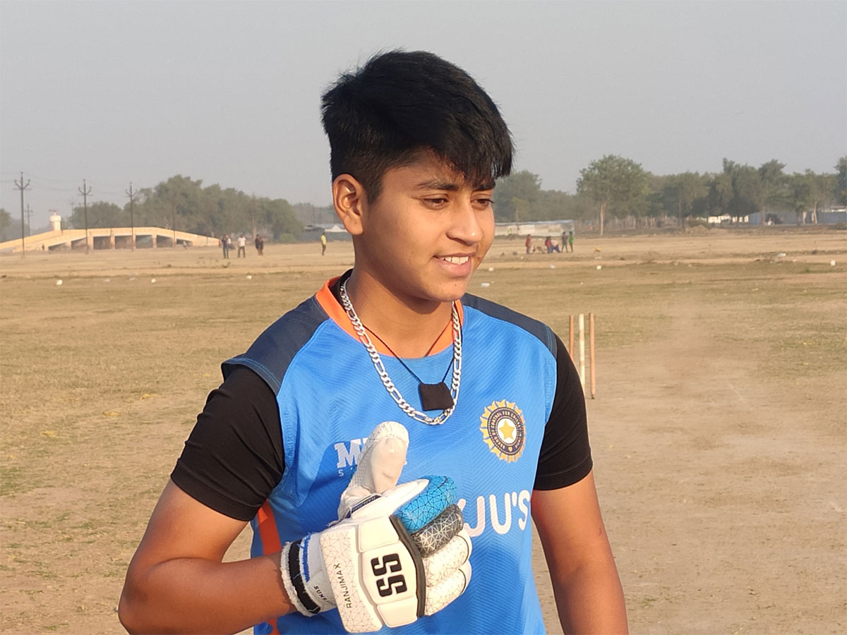 प्रयागराज की बिटिया फलक नाज का U-19 वीमेन T20 वर्ल्ड कप के लिए टीम इंडिया  में हुआ चयन, पिता हैं चपरासी - prayagraj cricketer falak naaz selection in  team india for icc