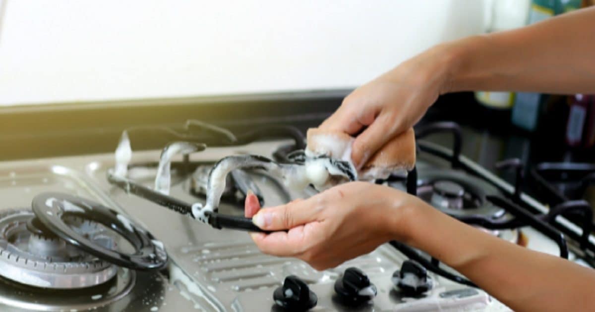 Gas burner has become dirty, follow these easy tips, it will become new and clean in minutes
