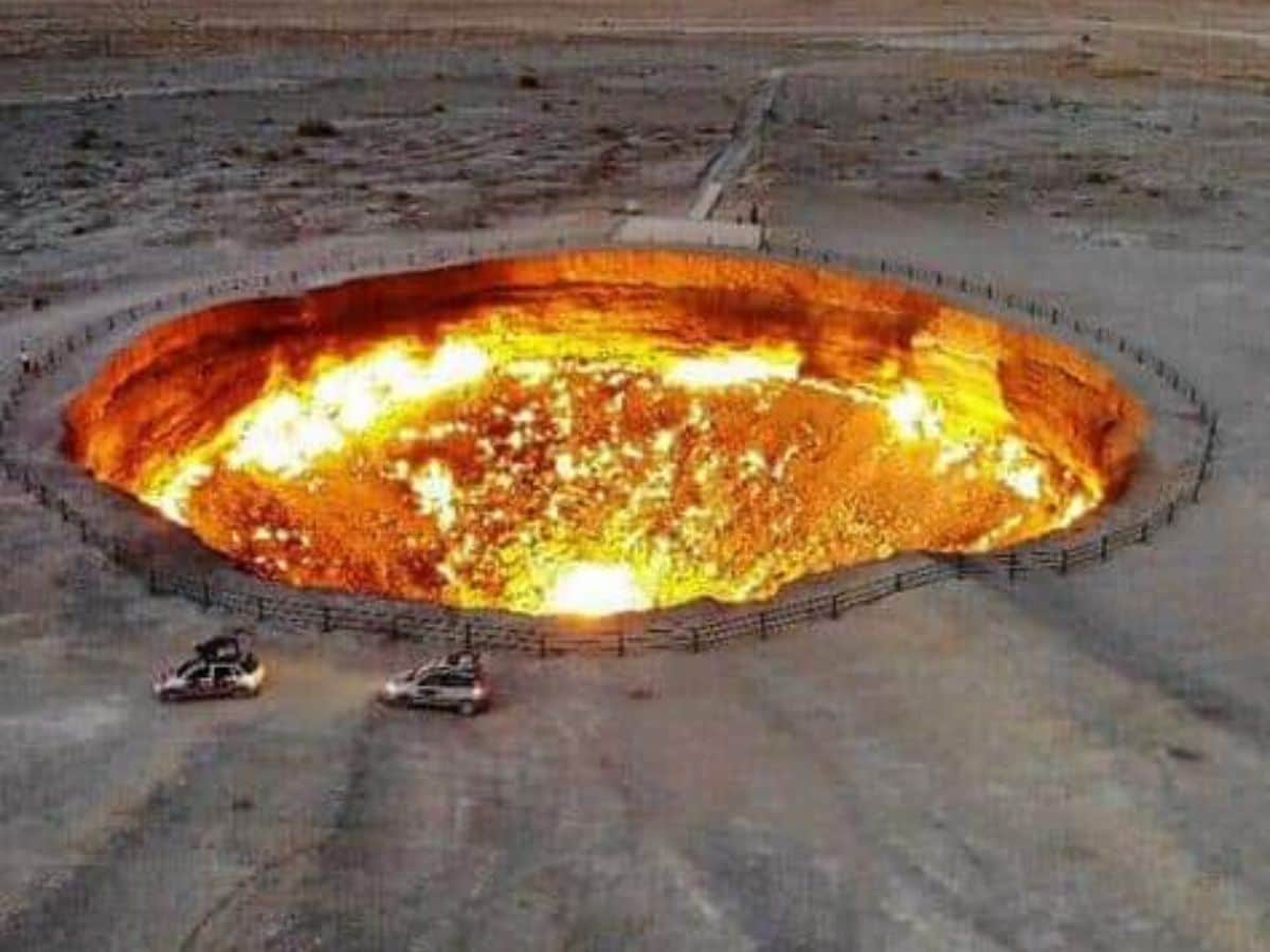 Turkmenistan में बंद होगा 'नरक का दरवाजा'! 54 साल बाद बुझी आग 6 धरती पर ही मौजूद है 'नर्क का दरवाजा' जिसमें 50 सालों से जल रही है आग; धीरे-धीरे ले रहा है लोगों की जान! - Where Is Gate Of Hell Why Fire Is
