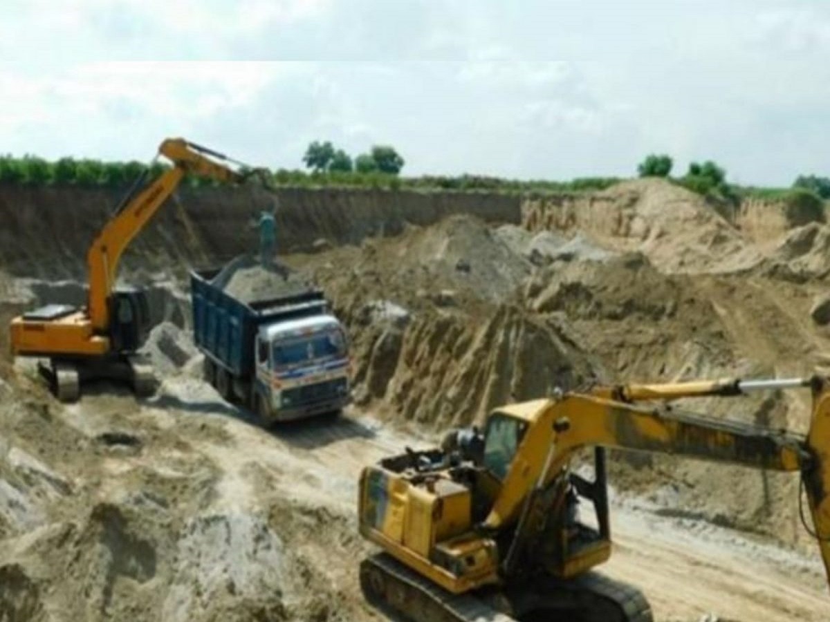 बिहार सरकार ने बालू खनन को लेकर बड़ा फैसला लिया है (फाइल फोटो)
