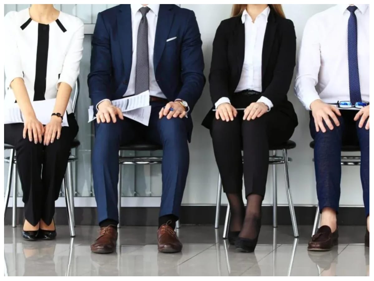 कार्यस्थल पर पेशेवर ढंग से कपड़े पहनने का महत्व | ब्लॉग