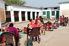 UP News: महोबा के सरकारी स्कूल में 'प्रेत' की दहशत!, नौनिहालों-ग्रामीणों को सता रहा अनजान साए का डर