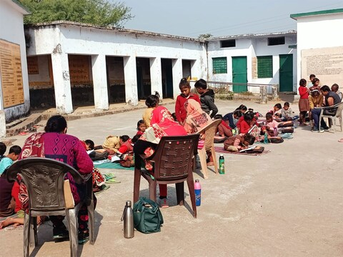महोबा के सरकारी स्कूल में 'प्रेत की' दहशत 