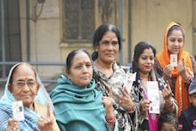Delhi MCD Voting: 50 फीसदी हुई वोटिंग, मतदान प्रक्रिया खत्म, EVM में कैद हुई 1349 उम्मीदवारों की किस्मत