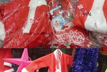 Christmas : सैंटा क्लॉज बनने के लिए बेताब हैं बच्चे, धौलपुर में इन बाजारों में लगी भीड़, यह है ड्रेस की कीमत