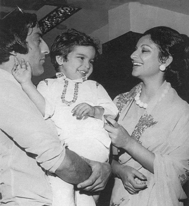  शर्मिला ने 1968 में भारतीय क्रिकेटर मंसूर अली खान पटौदी से शादी की थी. (फोटो साभार:@FilmHistoryPic)