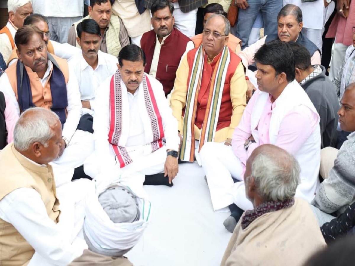 केंद्रीय राज्य मंत्री बीएल वर्मा ने यूपी में होने वाले उपचुनाव में तीनों सीट पर बीजेपी की जीत का दावा किया. 