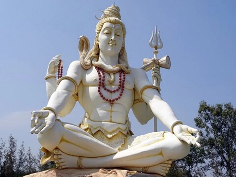 धार्मिक कथाओं के अनुसार वास्तु देव का जन्म भगवान शिव के पसीने से हुआ था. (Photo: pixabay)