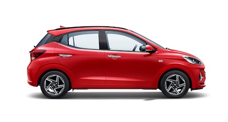  Hyundai Car: हुंडई ग्रैंड आई10 निओस एक 5 सीटर हैचबैक है, जिसकी कीमत 5.68 लाख रुपये से लेकर 8.55 लाख रुपये एक्स शोरूम के बीच है. यह 12 वेरिएंट्स में उपलब्ध है. इसमें 2 इंजन ऑप्शन मिलते हैं, जो BS6 हैं. इसके अलावा कार में मैनुअल और ऑटोमैटिक गियरबॉक्स का ऑप्शन भी हैं. (Hyundai)