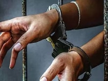 OMG! अंडरवियर में छुपाकर ला रहे थे 4.54 करोड़ का सोना, दुबई से है ये कनेक्शन