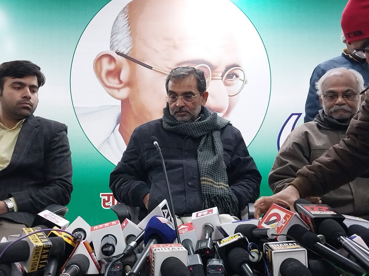 पटना में पत्रकारों से बात करते उपेंद्र कुशवाहा 