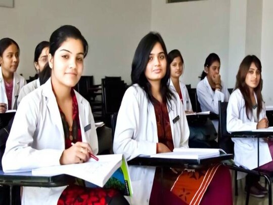 Free MBBS Course: सत्र 2023-24 के लिए यहां पर 100 सीटों में एडमिशन होगा.
