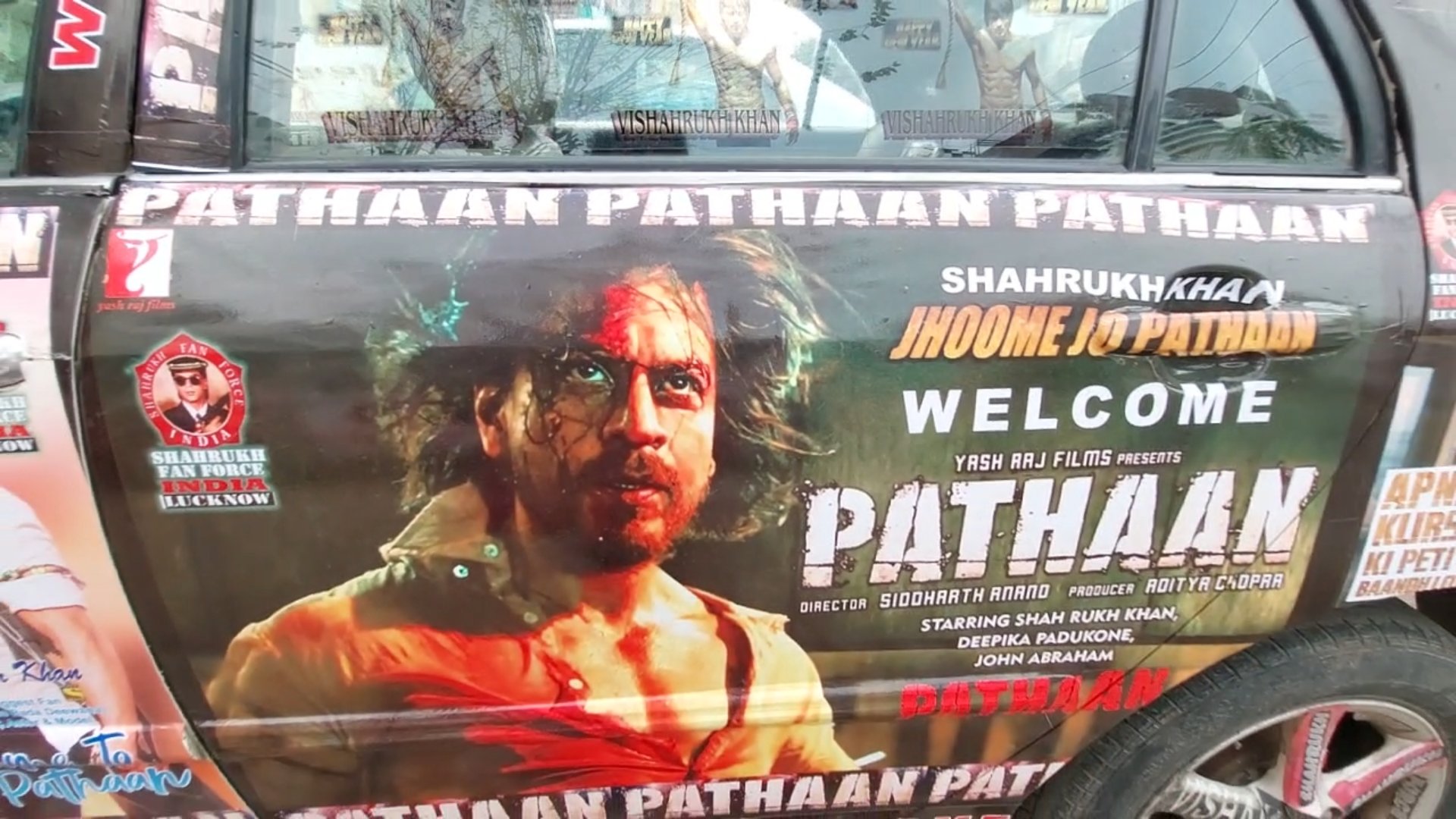 Pathan Movie Reaction: शाहरुख खान की पठान पर यूपी से ग्राउंड रिपोर्ट,  जानें, लखनऊ-कानपुर समेत प्रमुख शहरों में कैसा रिस्पांस - pathan movie  review ground report on ...