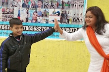 बेजोड़ है 50 की उम्र के साथ 12 की डांसिंग जोड़ी, देखकर नाच जाएंगी आपकी आंखें