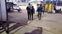 Godda: चॉकलेट का लालच देकर 3 साल की मासूम के साथ दुष्कर्म, आरोपी गिरफ्तार