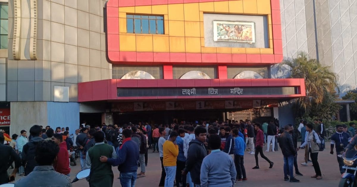 Pathaan Housefull: Shahrukh Khan’s ‘Pathan’ continues, show Housefull on 5th day in Hazaribagh