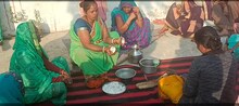 मजदूरी छोड़ महिलाएं बनी आत्मनिर्भर, अब दूसरों को सिखा रहीं नारियल का तेल बनाना